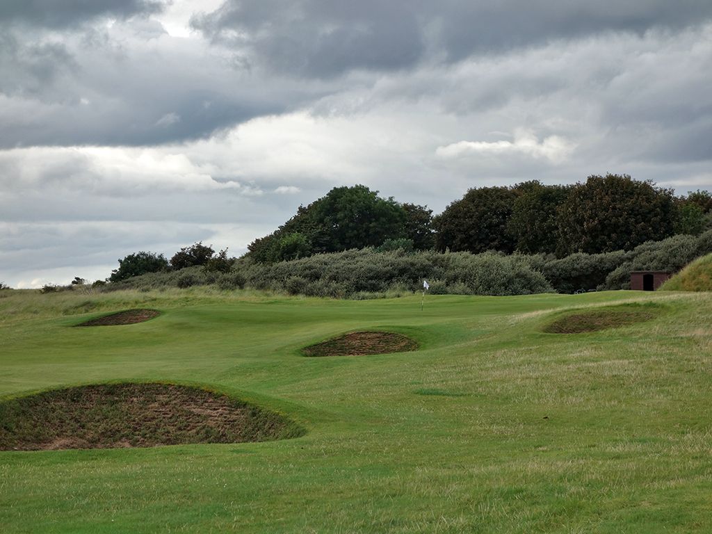 9th (Mizzentop) Hole at North Berwick Golf Club (West Links) (519 Yard Par 5)